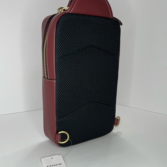 Coach crossbody pack - Picture 4 of 6